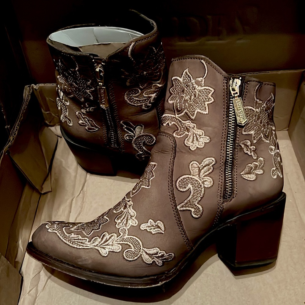 Cadera Western Boot Heels